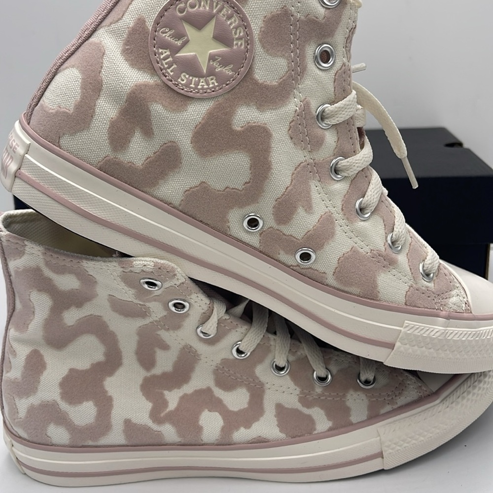 Converse Kids A10047F
CTAS HI
EGRET/FLUSH STONE/EGRET Sneakers - Picture 15 of 16